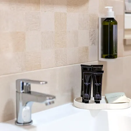 Le Delu Πανσιόν