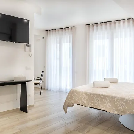 Le Delu Πανσιόν